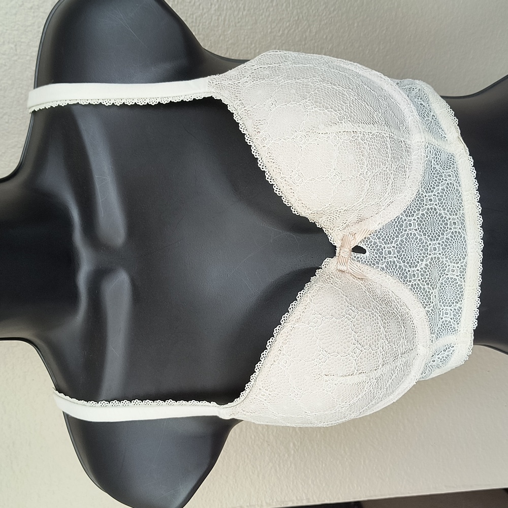 Victoria Secret Cream Bra